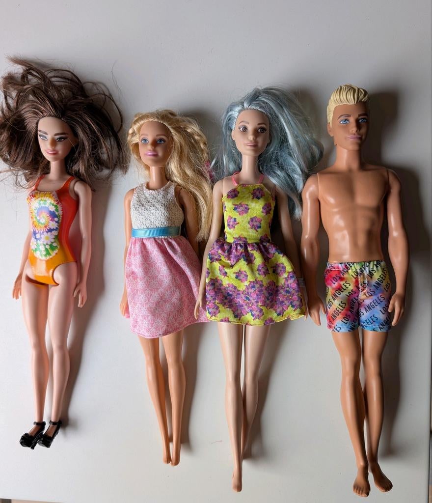 Barbiepoppen en Ken pop - Set van 4, Kinderen en Baby's, Speelgoed | Poppen, Ophalen, Zo goed als nieuw, Barbie