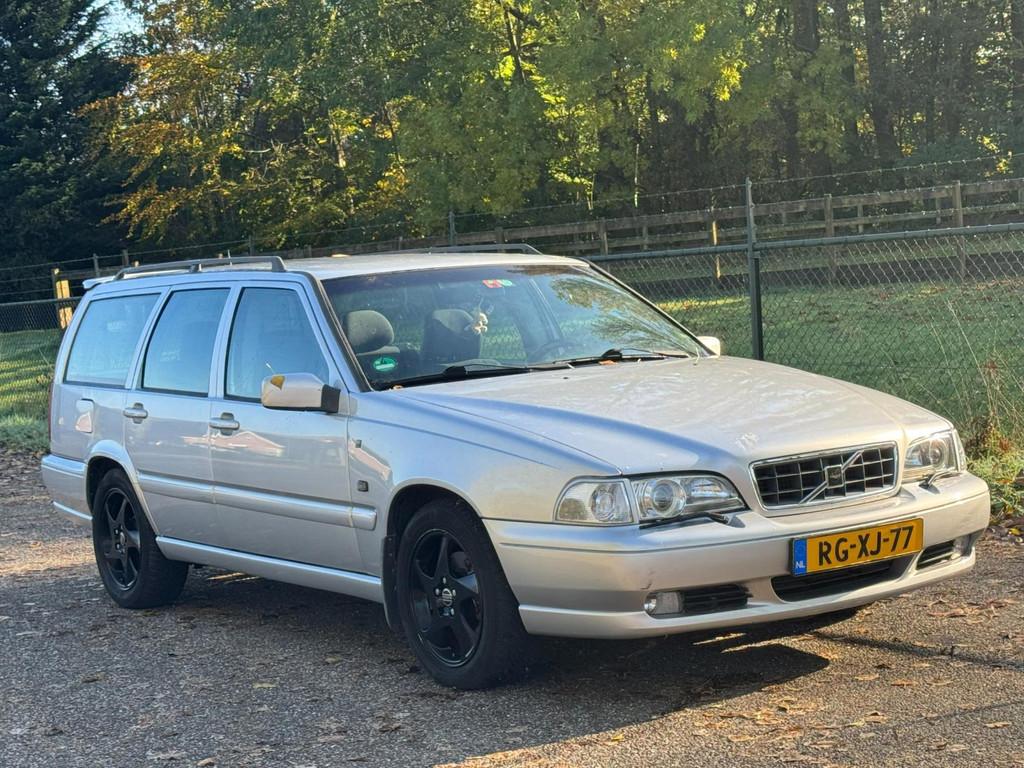 Volvo V70 2.5 T Exclusive / ZIE TEKST /, Auto's, Volvo, Bedrijf, Te koop, V70, ABS, Airconditioning, Centrale vergrendeling, Elektrische buitenspiegels