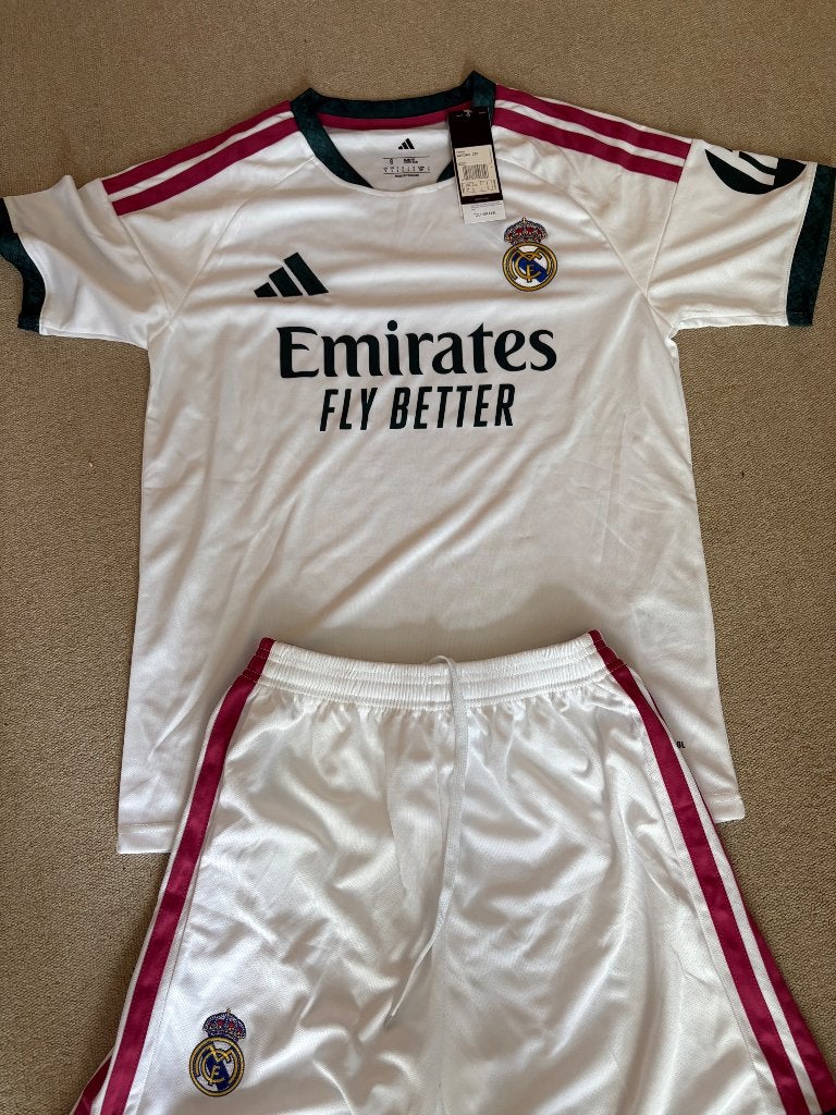 Tenue Real Madrid 2026/2027, Maat S, Ophalen of Verzenden, Nieuw, Trainingspak