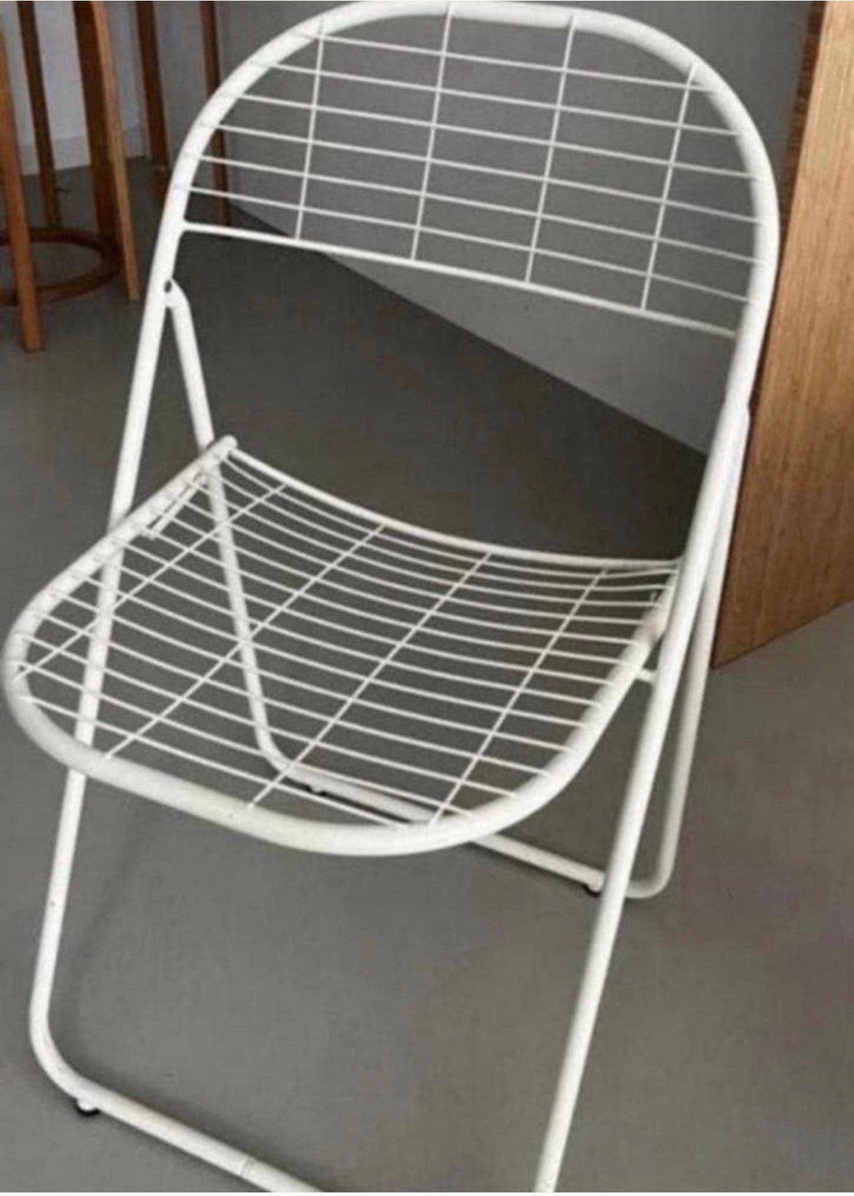 Draadstoel - Design Niels Gammelgaard, Huis en Inrichting, Stoelen, Ophalen, Wit, Zo goed als nieuw, Metaal