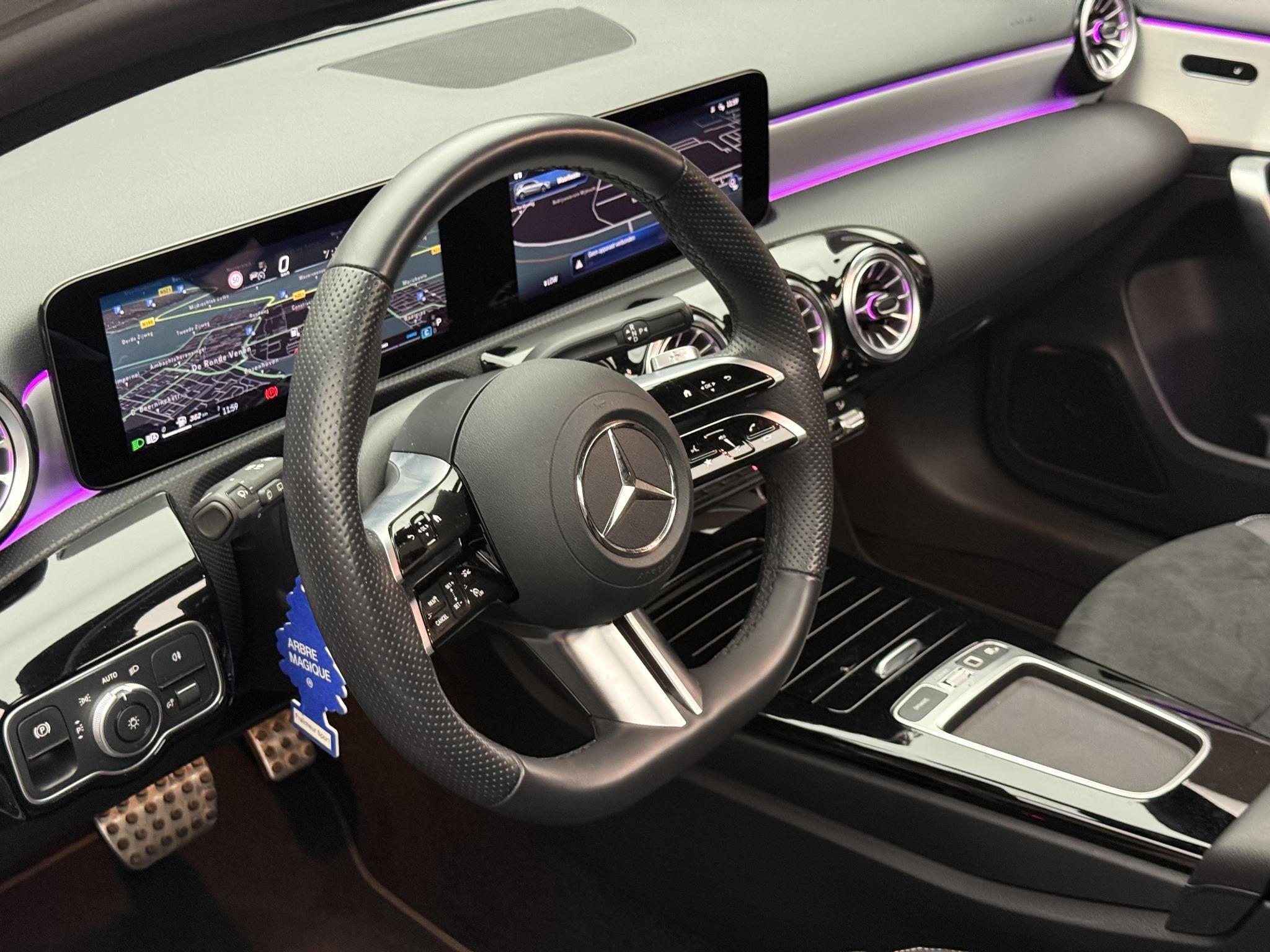 Mercedes-Benz A-klasse 200 AMG Line, Gebruikt, 4 cilinders, 163 pk, Automatische klimaatregeling