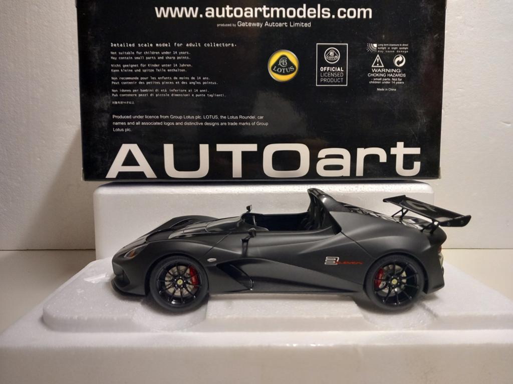 Lotus 3- Eleven mat glossy black Autoart 1:18 KRD, Hobby en Vrije tijd, Modelauto's | 1:18, Ophalen of Verzenden, Zo goed als nieuw