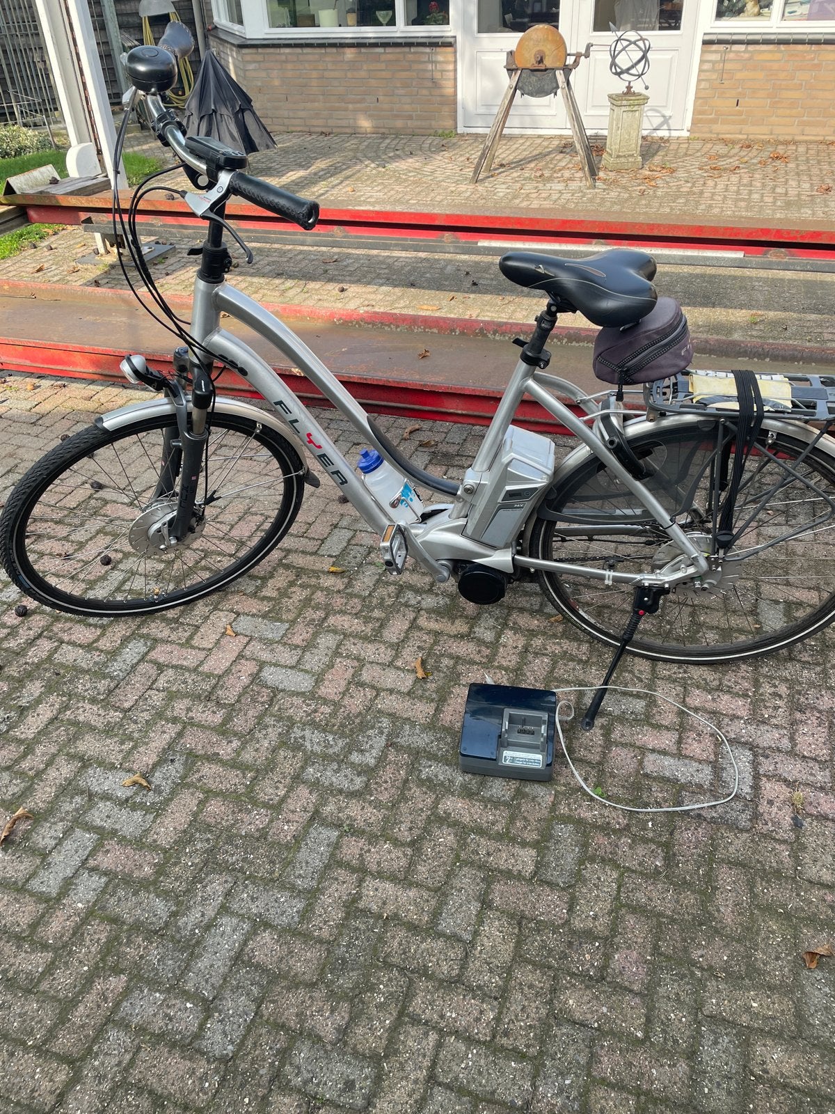 Flyer elektrische fiets met oplader, Gebruikt, 51 tot 55 cm, 30 tot 50 km per accu, Ophalen