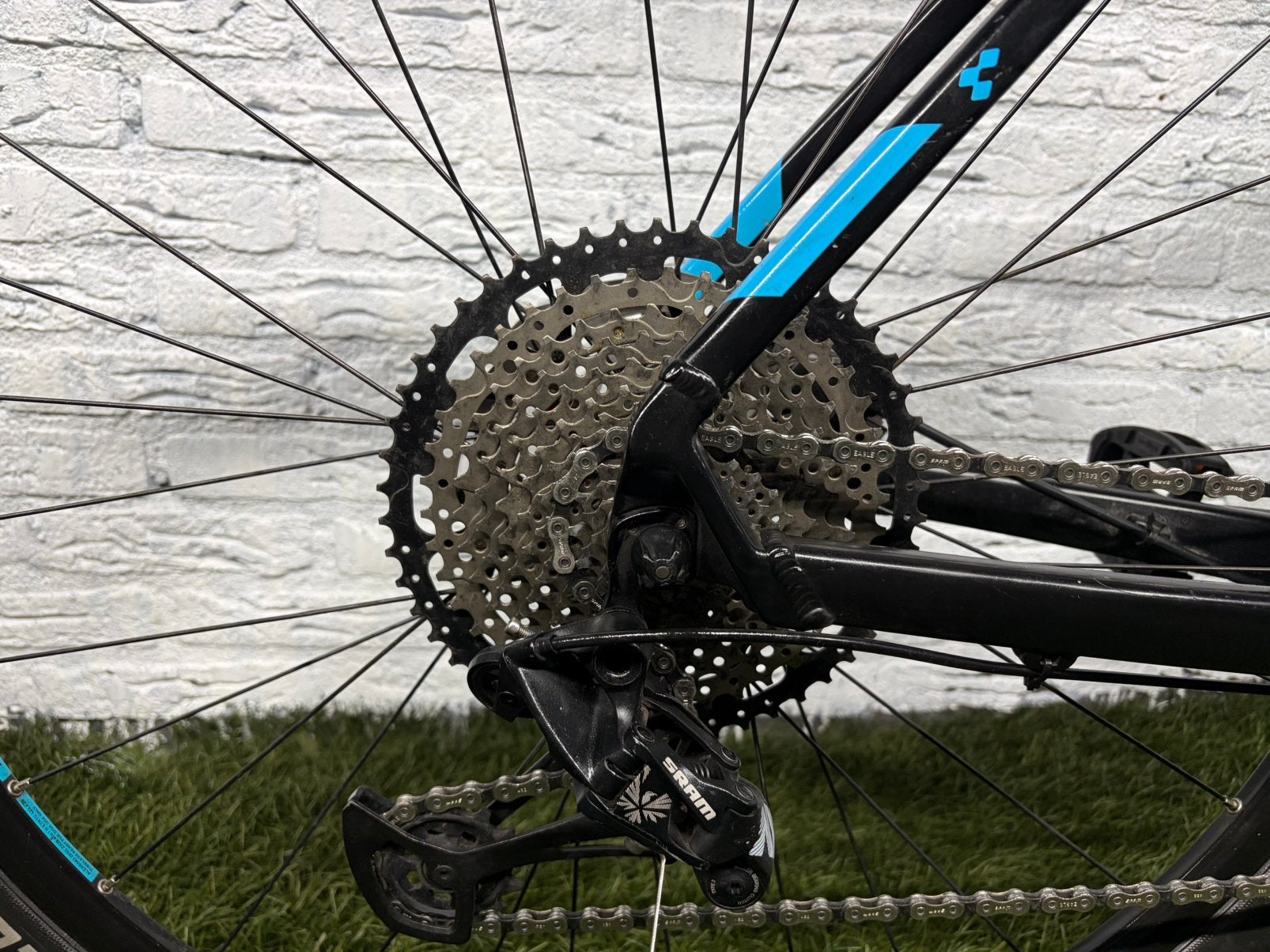 Foto 8 van Cube Analog HPA 29 inch mountainbike frame XL Sram 1x12 29”