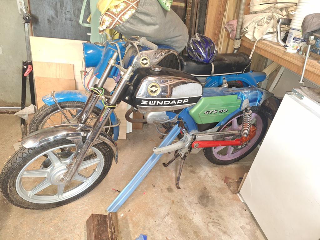 Zundapp op de bovenplaat zoals op de foto op kenteken 163cc, Fietsen en Brommers, Brommeronderdelen | Zundapp, Ophalen, Nieuw