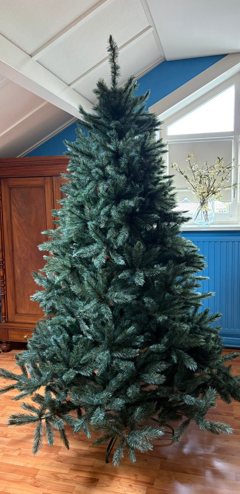 Triumph Tree kunstkerstboom – 230 cm – blauw/groen, Diversen, Ophalen, Zo goed als nieuw