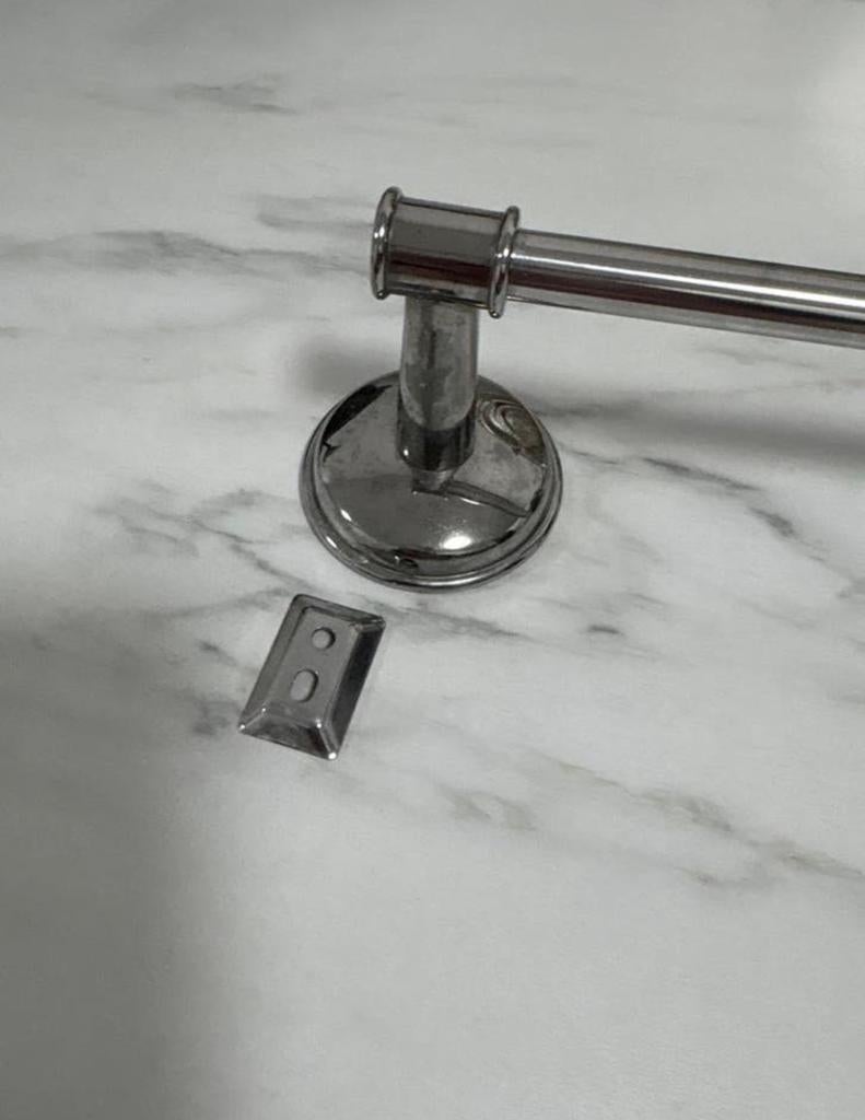 IKEA Handdoekenrek 66cm Zilverkleurig, Huis en Inrichting, Badkamer | Badtextiel en Accessoires, Ophalen, Gebruikt, Overige kleuren