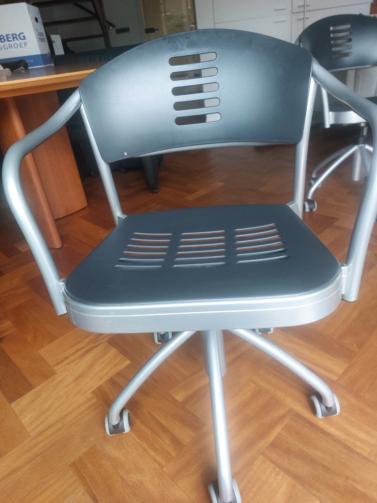 4x Kartell multipurpose design stoelen, Ophalen of Verzenden, Gebruikt, Zwart