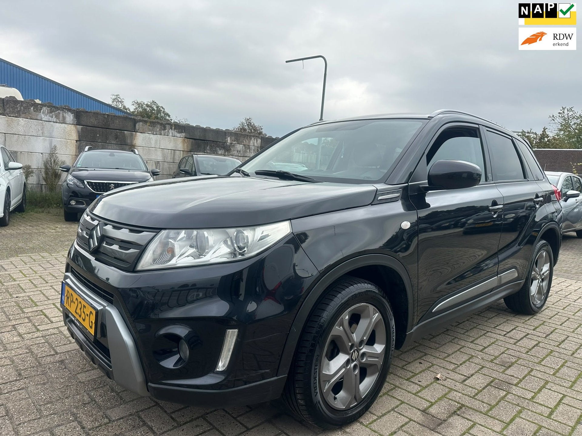 Suzuki Vitara 1.6D Exclusive AIRCO/ CRUISE/ NAVI/ LM VELGEN!, Auto's, Voorwielaandrijving, Dealer onderhouden, Stof, Gebruikt