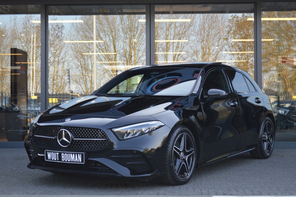 Mercedes-Benz A-Klasse 200 AMG Led Panorama Widescreen Sfeer, Gebruikt, 4 cilinders, Bedrijf, Automatische klimaatregeling