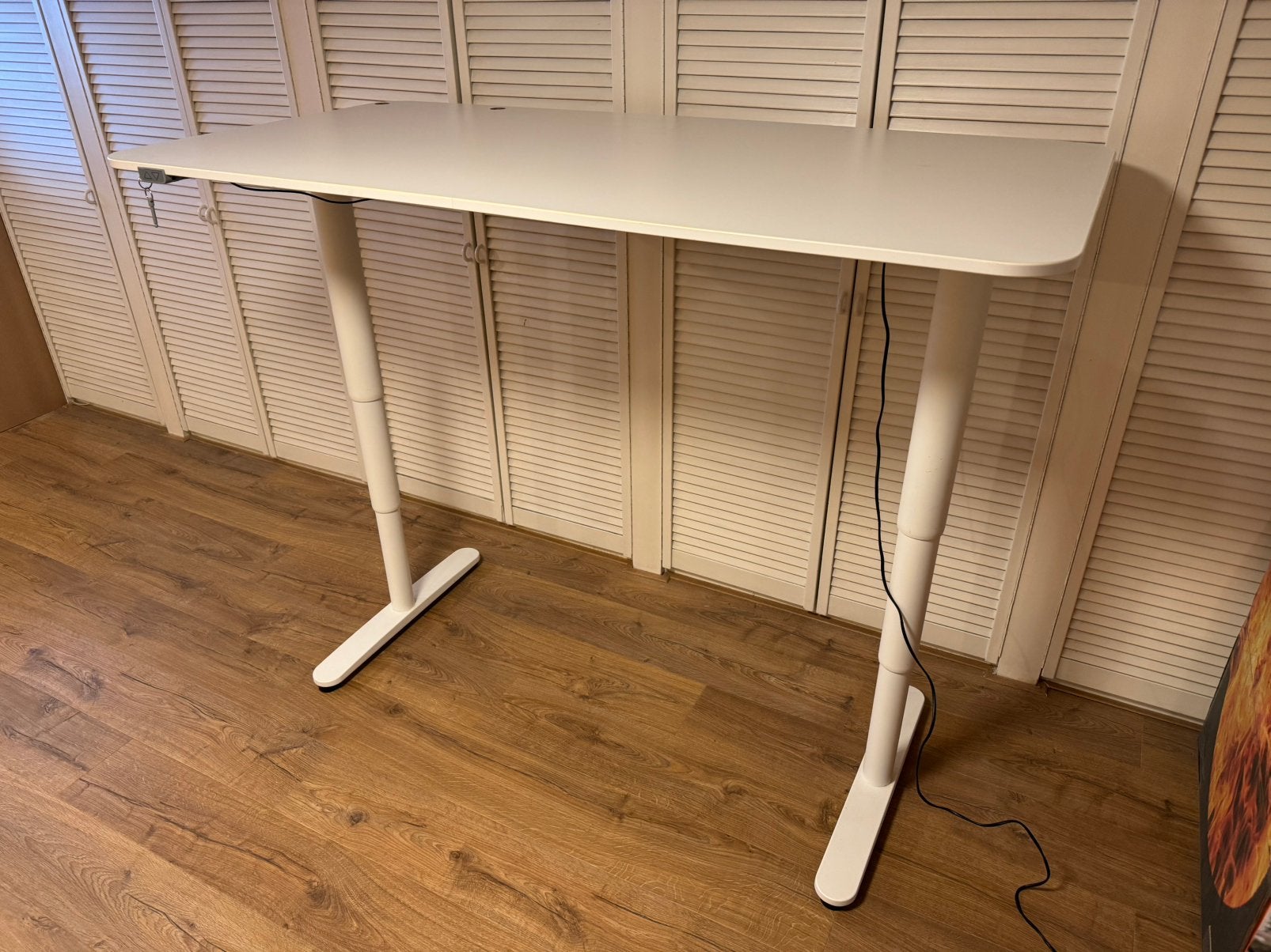 Ikea bureau elektrish, Huis en Inrichting, Bureaus, Ophalen of Verzenden, Gebruikt, IKEA, Wit
