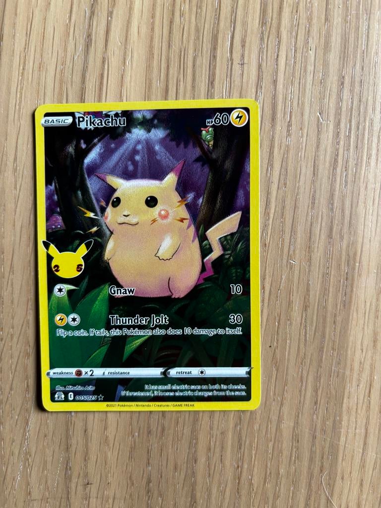 Pikachu Celebrations 005/50 Pokémon Kaart, Hobby en Vrije tijd, Verzamelkaartspellen | Pokémon, Ophalen of Verzenden, Zo goed als nieuw