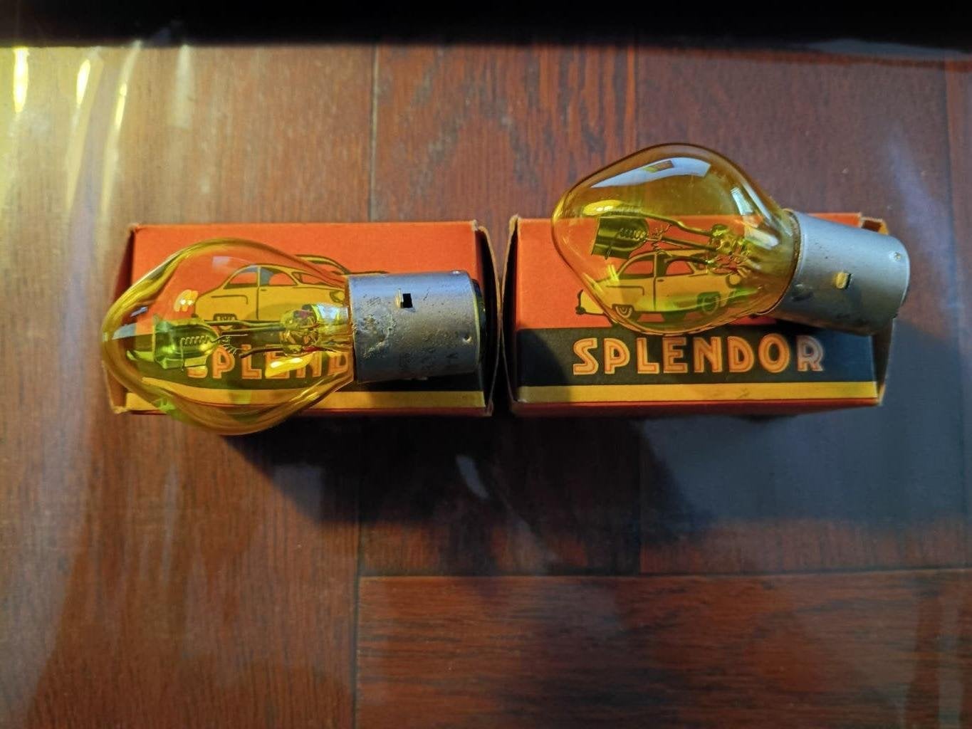 Splendor 24 Volt geel Duplo NOS 2x, Verzamelen, Ophalen of Verzenden, Zo goed als nieuw, Overige typen
