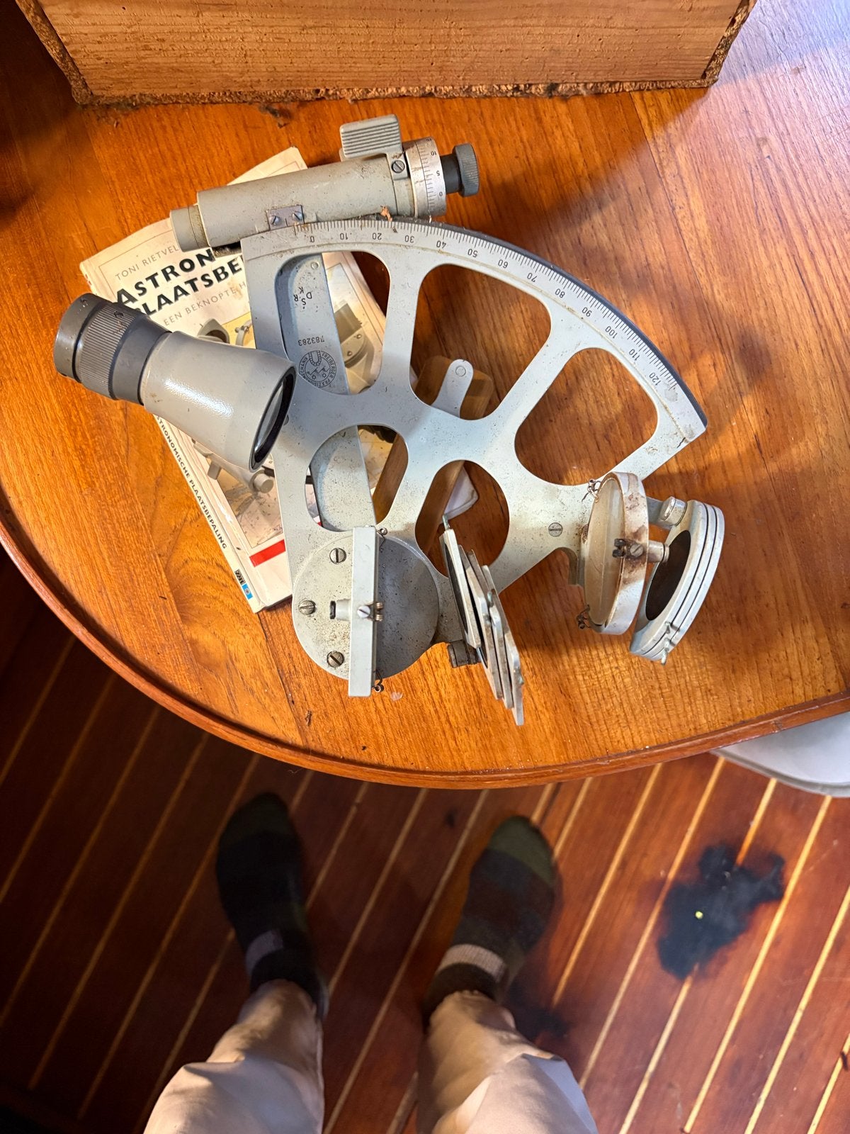 Sextant met boek Astronomische Plaatsbepaling, Ophalen of Verzenden