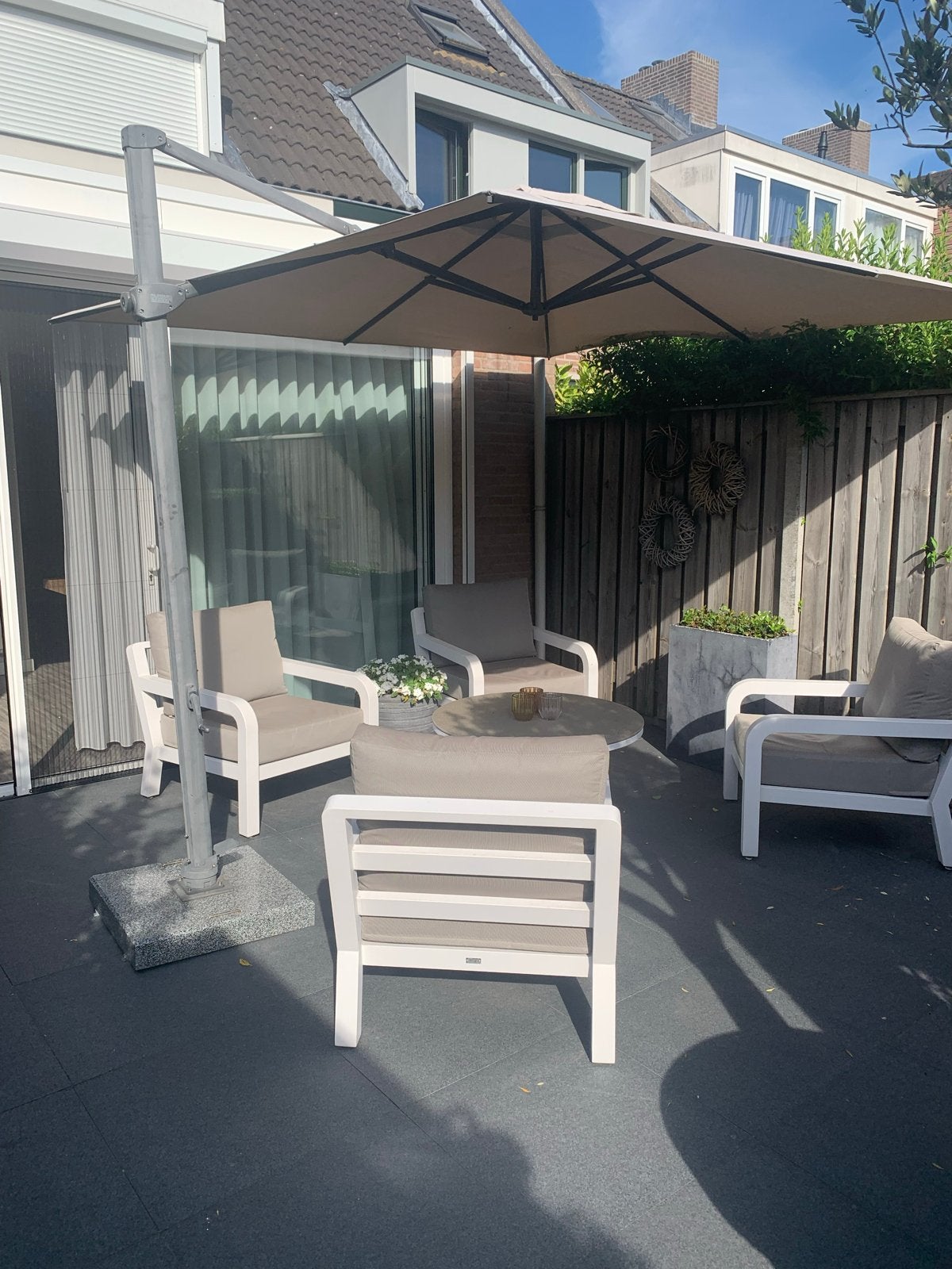 Moderne loungeset met 4 stoelen en salontafel, Tuin en Terras, Ophalen, 4 zitplaatsen, Aluminium, Zo goed als nieuw