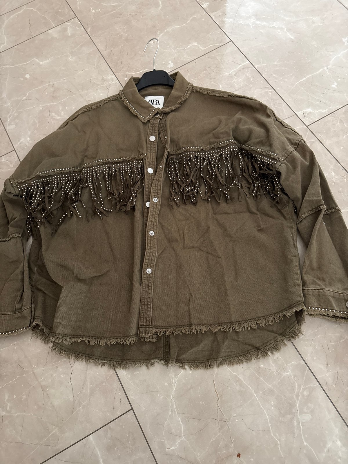 Zara spijkerjasje met franjes en studs - maat S, Ophalen of Verzenden, Zo goed als nieuw, Maat 36 (S), Groen