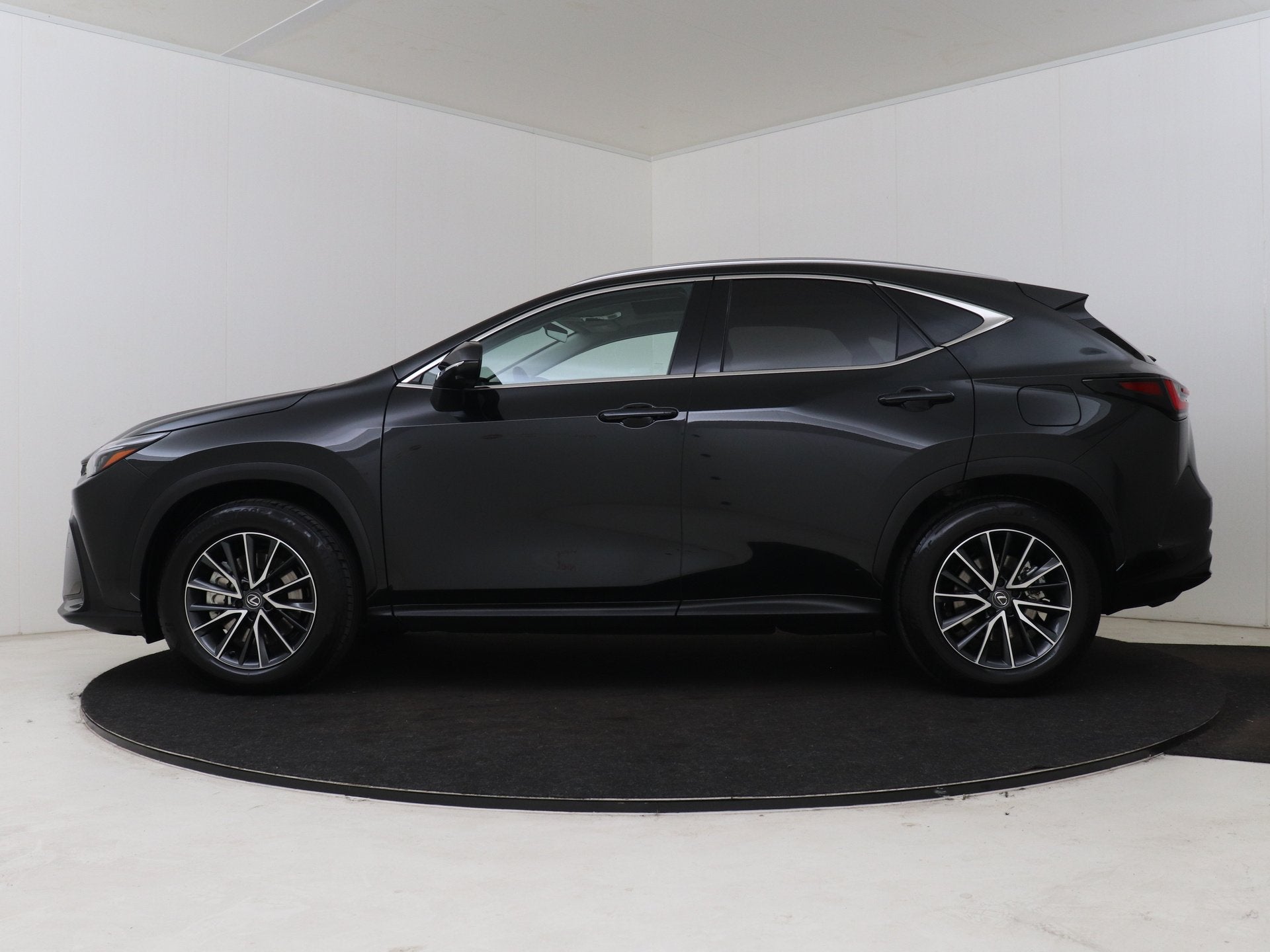 Lexus NX 450h+ AWD Luxury Line | Elektrische Stoelen | Leder, Auto's, Lexus, Automaat, 12 maanden, Automatische klimaatregeling