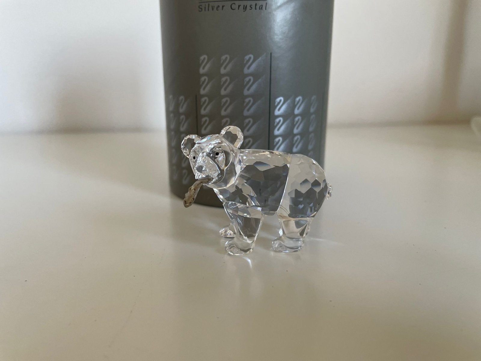 Swarovski Grizzly beer jong  met Vis - Kristallen Figuur, Ophalen of Verzenden, Zo goed als nieuw, Figuurtje