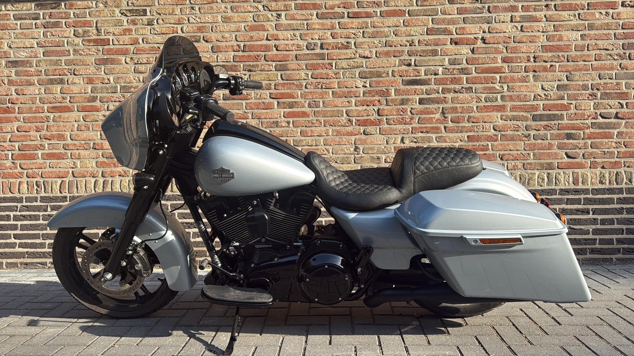 Harley Davidson 103 FLHX Street Glide Streetglide, Laan van Vredenoord 33
2289 DA  Rijswijk, NL, 1690 cc, H-DCUSTOMERSERVICE@Harley-Davidson.com
