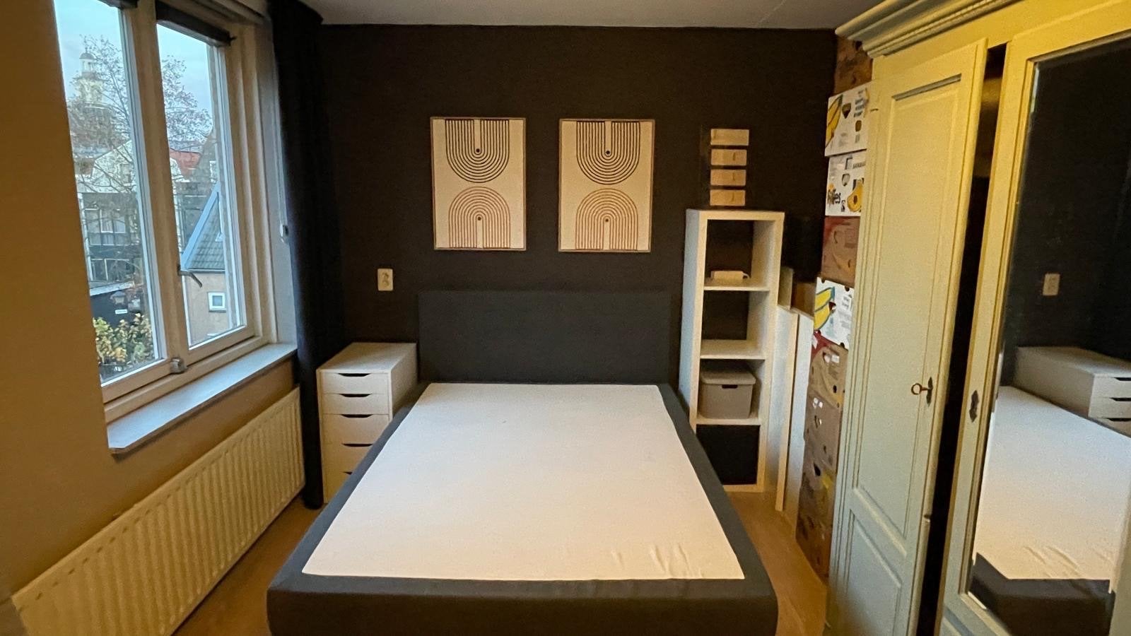 Boxspring bed (140cm), inclusief matras - Zo goed als nieuw