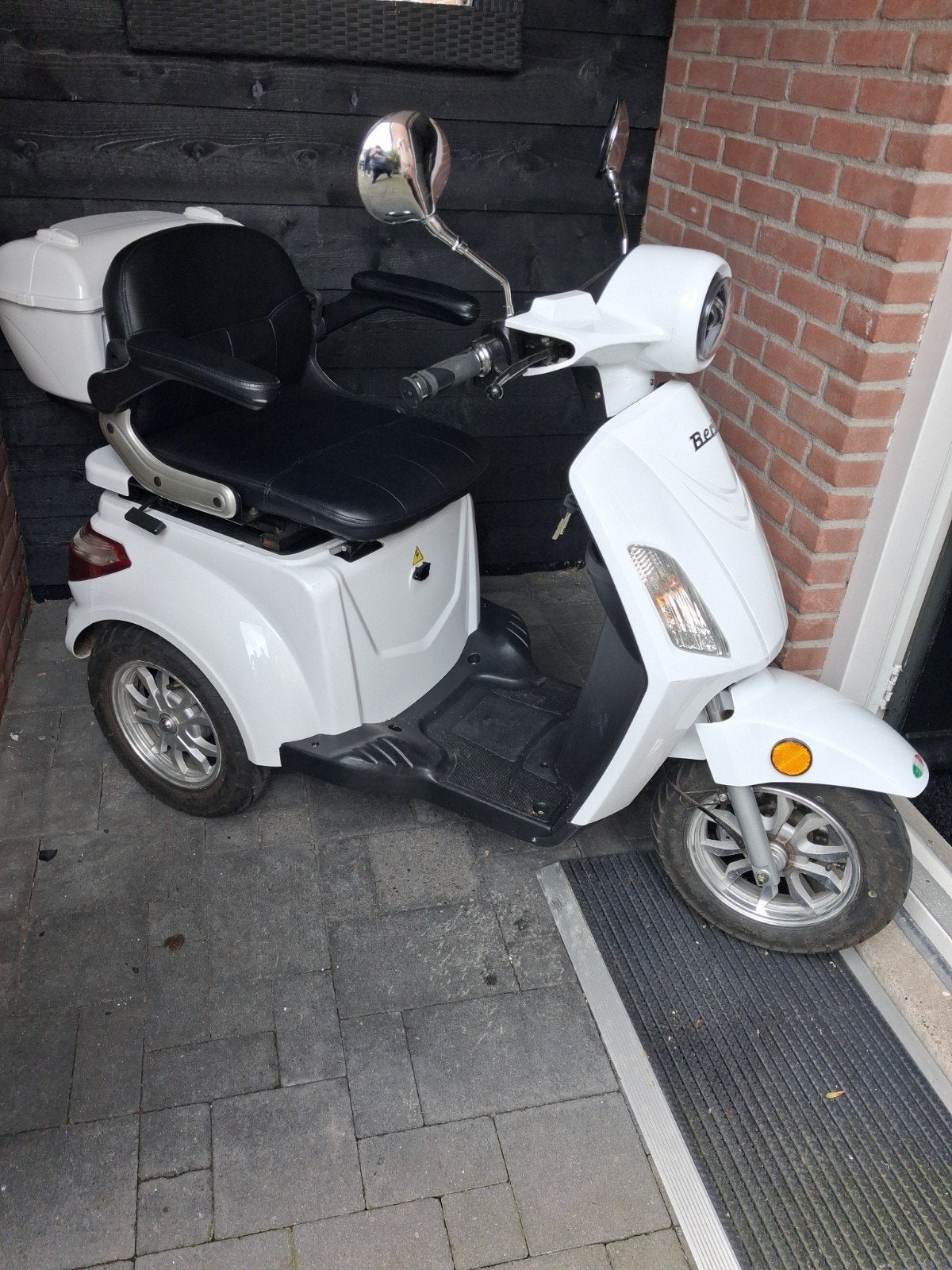 SCOOTMOBIEL  BERINI TRES WIT, Diversen, Ophalen of Verzenden, 46 km of meer, 16 km/u of meer