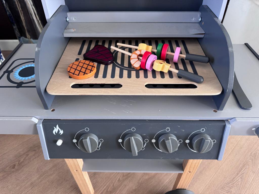 Houten speelgoed BBQ met accessoires, Ophalen, Gebruikt