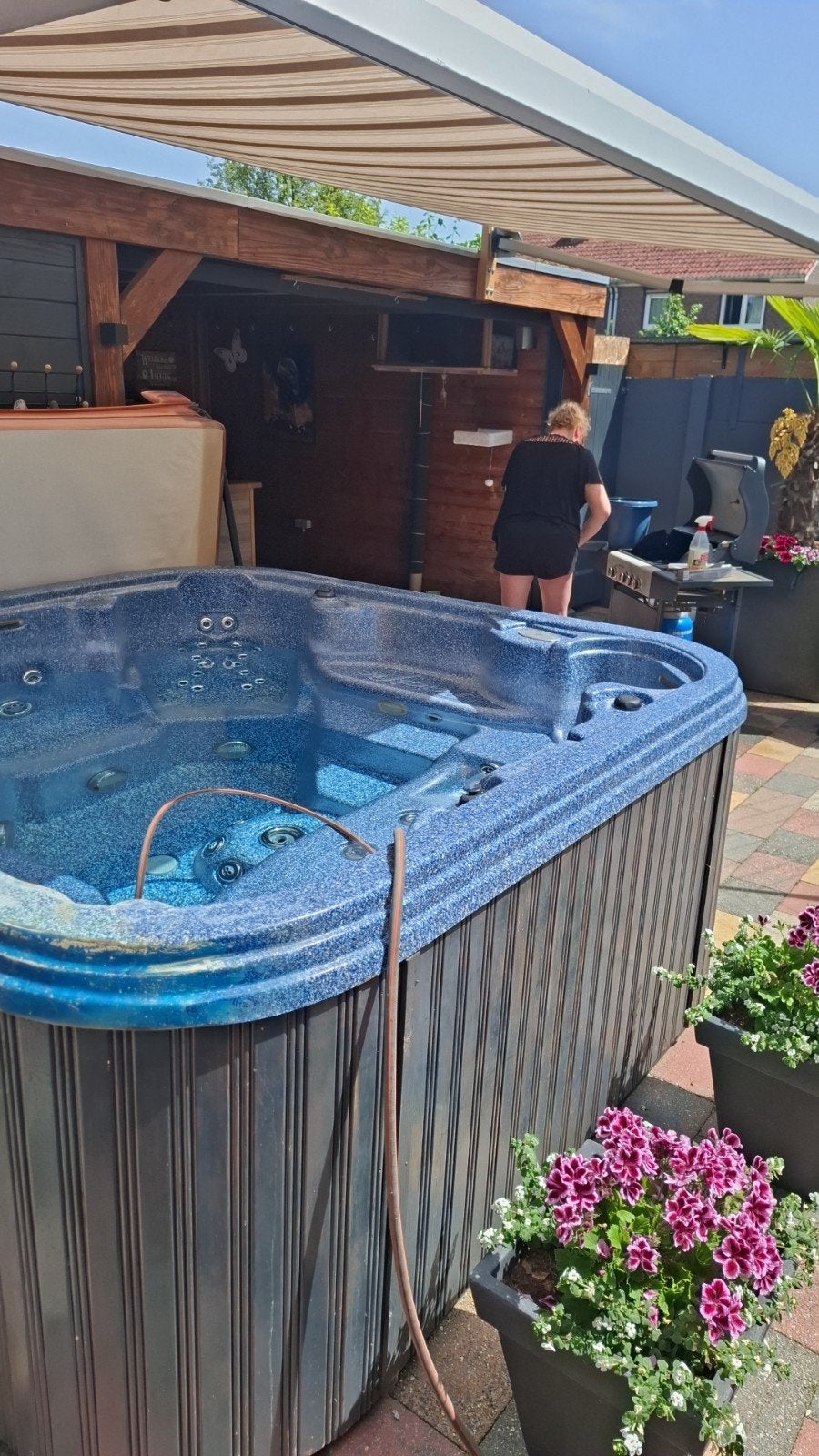 Ruime jacuzzi met diverse jets en verlichting cover en lift, Ophalen, Gebruikt