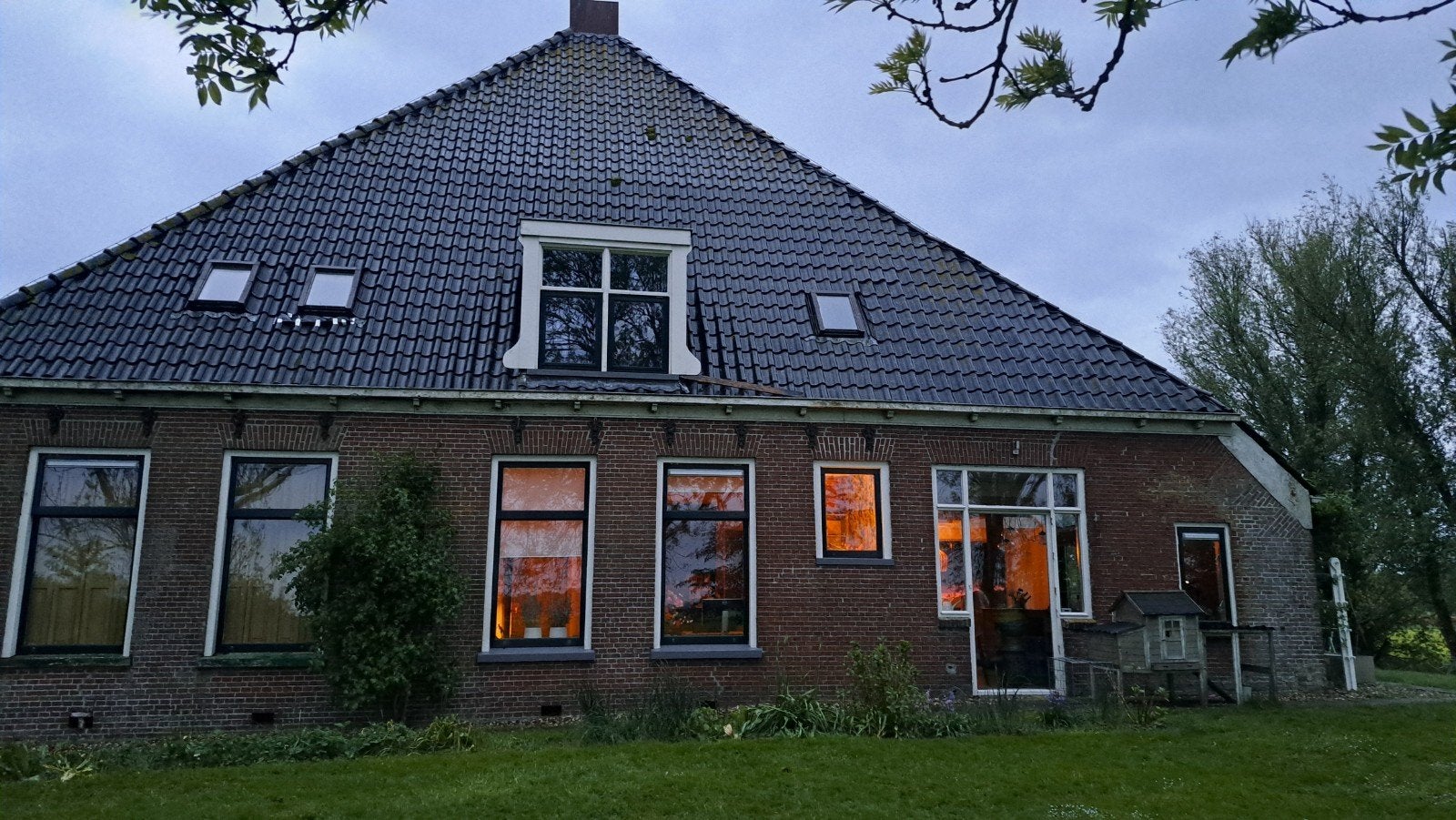 JD Belfeld OVH dakpannen zwart 1400 stuks, Doe-het-zelf en Verbouw, Dakpannen en Dakbedekking, Ophalen, Gebruikt, Steen of Klei