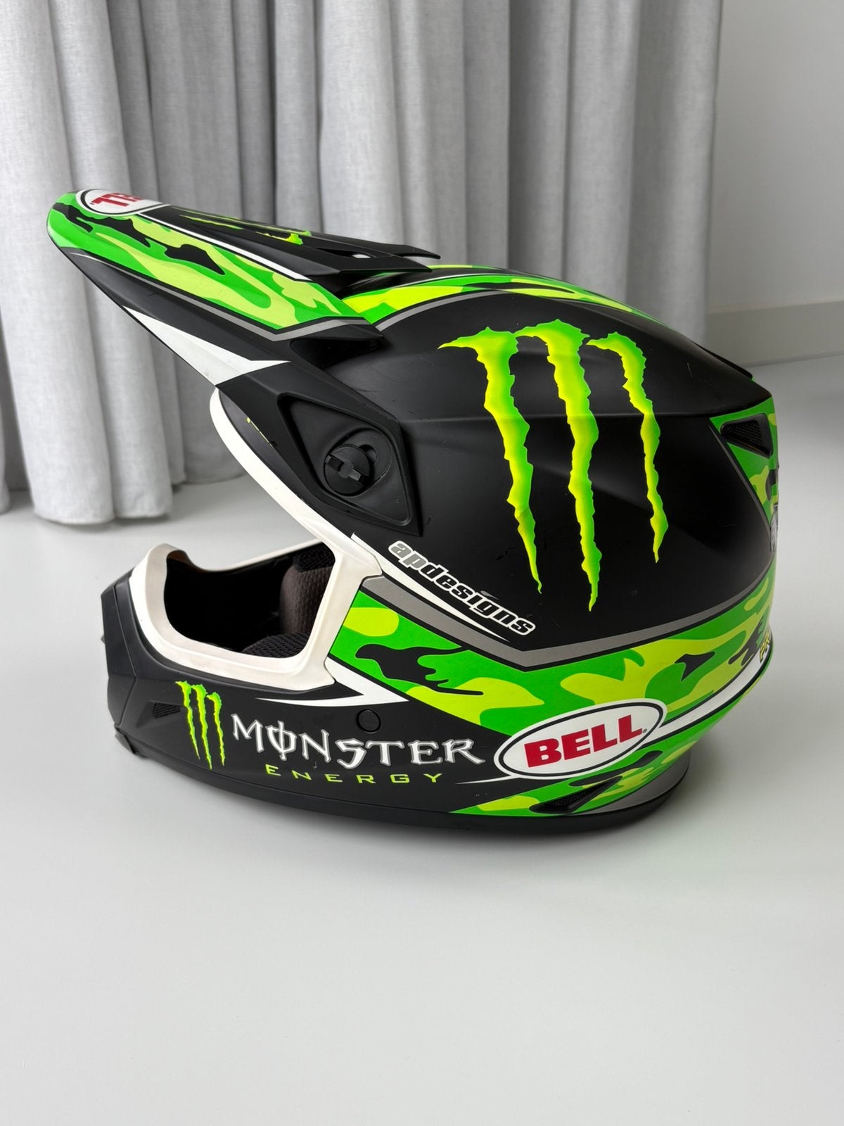 Bell MX-9 crosshelm Monster Energy motocross helm, Motoren, Overige merken, M, Ophalen of Verzenden, Tweedehands