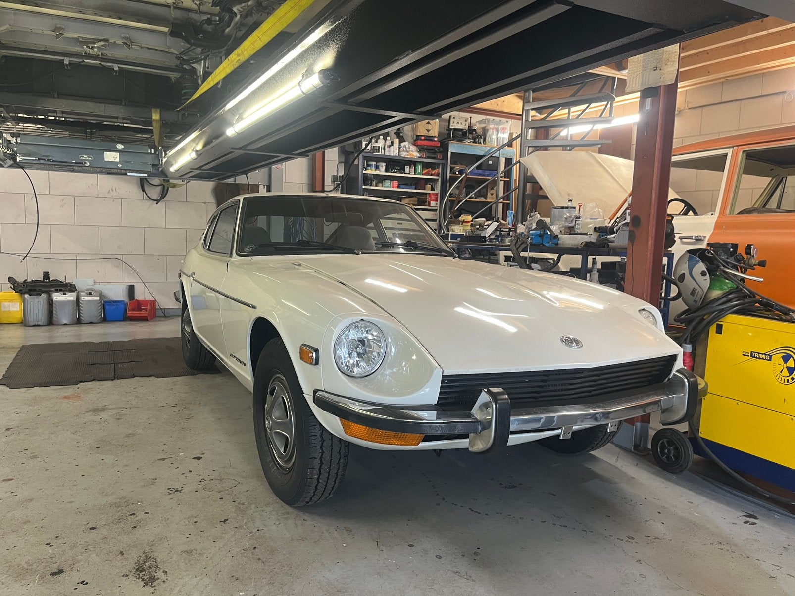 Datsun 240z 1973, Auto's, Zwart, Wit, Handgeschakeld, Particulier
