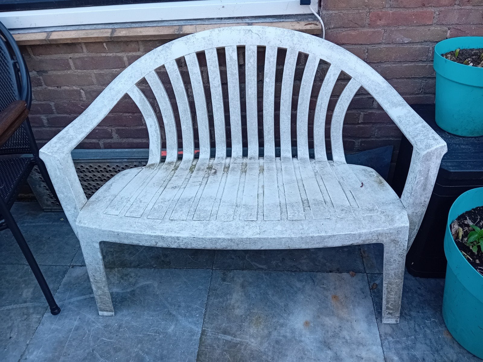 Stevige kunststof tuinbank - Ideaal voor buiten!, Tuin en Terras, Tuinbanken, Ophalen