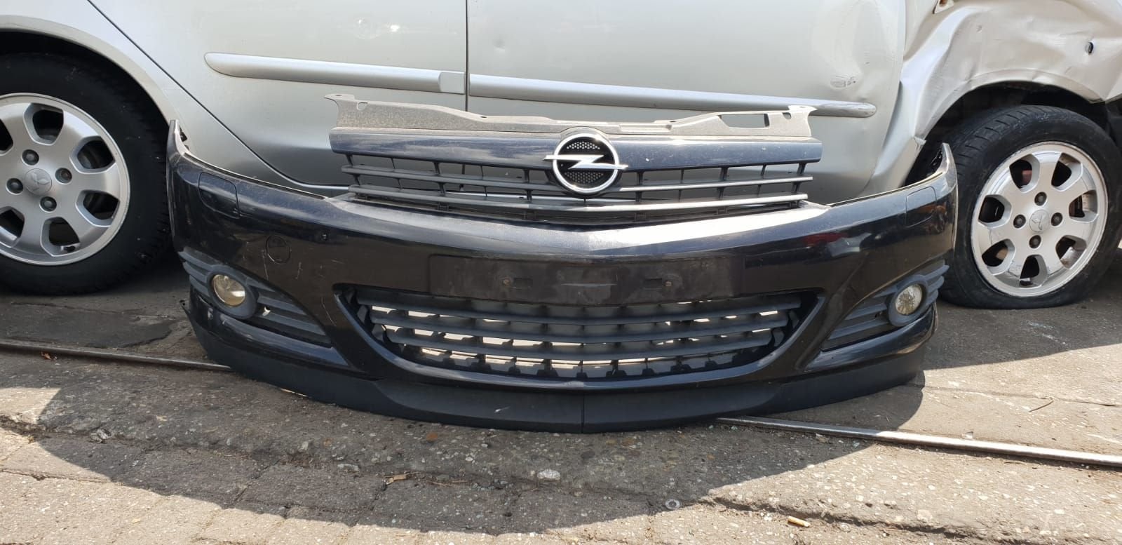 OPEL ASTRA H VOORBUMPER+MISTLAMPEN, Auto-onderdelen, Gebruikt, -, -, Ophalen of Verzenden