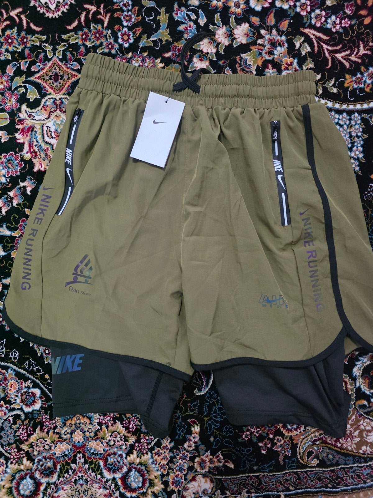 Nike sportbroek kort voor hardlopen en fitness maat M., Maat 48/50 (M), Nike, Nieuw, Ophalen of Verzenden