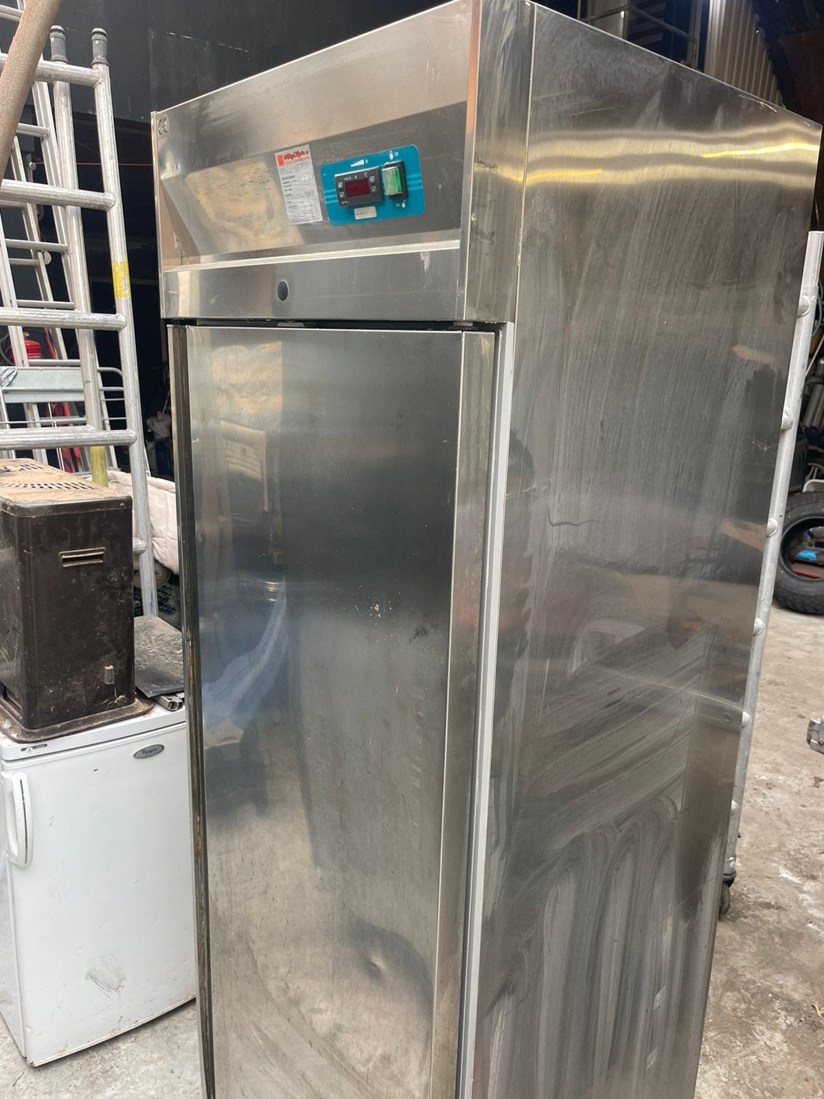 8 koelingen vriezers werking onbekend in een koop graag, Ophalen, Zonder vriesvak, 200 liter of meer, 60 cm of meer
