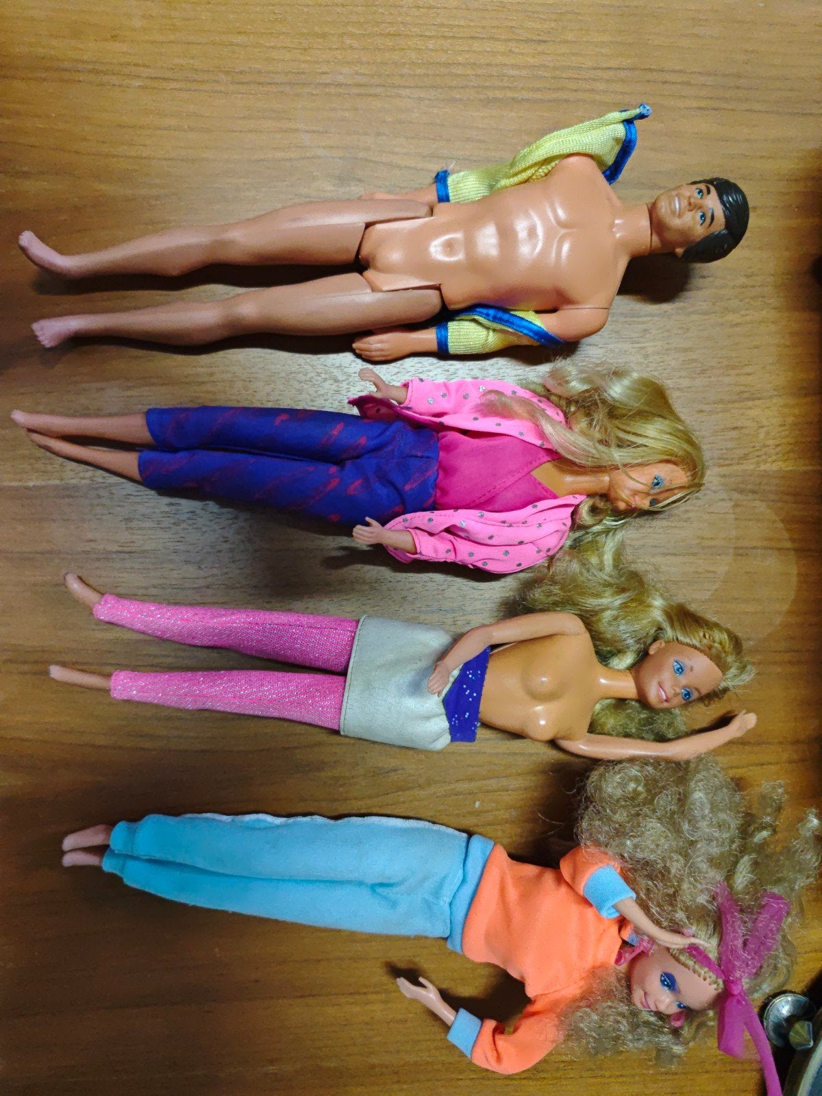 Vintage Barbie en Ken poppen met kleding en accessoires, Ophalen of Verzenden, Gebruikt, Fashion Doll
