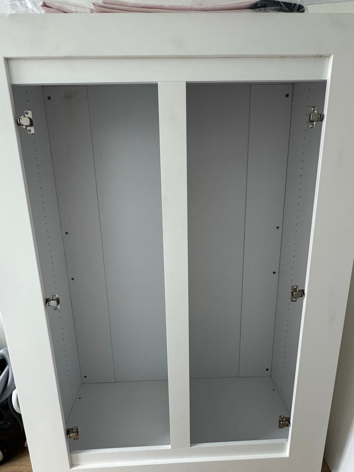 Witte kast (deuren reeds gedemonteerd), Ophalen, Gebruikt, 50 tot 70 cm, 105 cm of meer