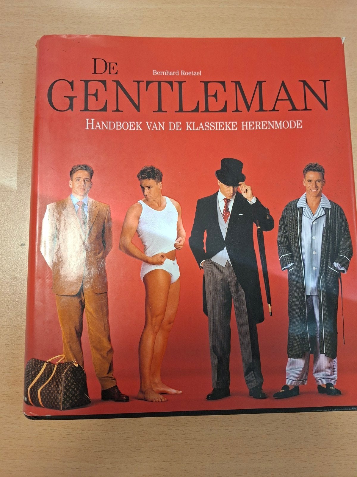De Gentleman: Handboek van de Klassieke Herenmode, Boeken, Mode, Ophalen of Verzenden, Gelezen, Bernhard Roetzel