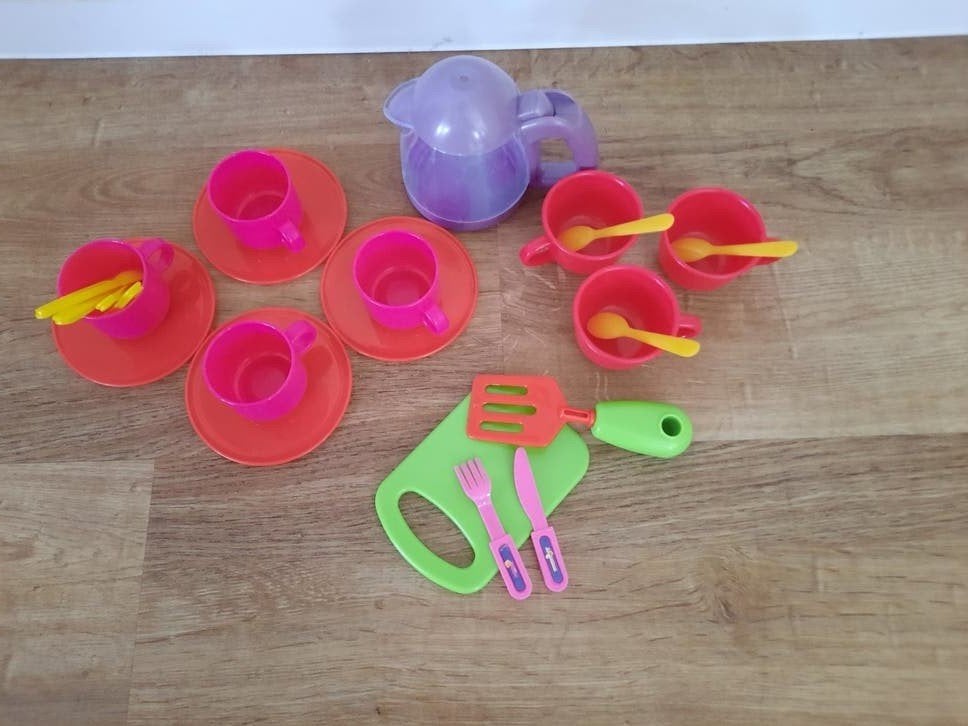 Speelgoed servies plastic - theeset en keukengerei, Ophalen of Verzenden, Gebruikt, Jongen of Meisje