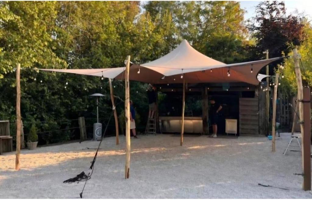 Stretchtent te huur 6x8,5m inclusief opzetten, Ophalen of Verzenden, Zo goed als nieuw