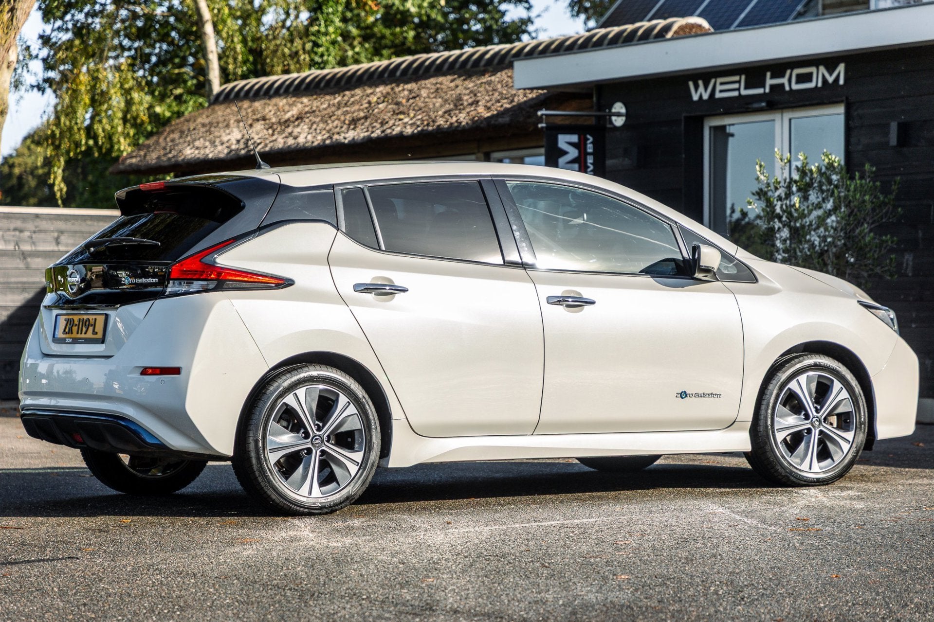 Nissan LEAF N-Connecta 40 kWh I 87% SOH I Dealeronderhouden, Auto's, 150 pk, Wit, Origineel Nederlands, Nieuw