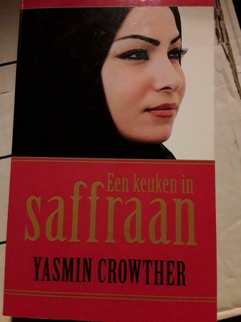 Een keuken in saffraan - Yasmin Crowther (Gelezen), Ophalen of Verzenden, Gelezen, Yasmin Crowther