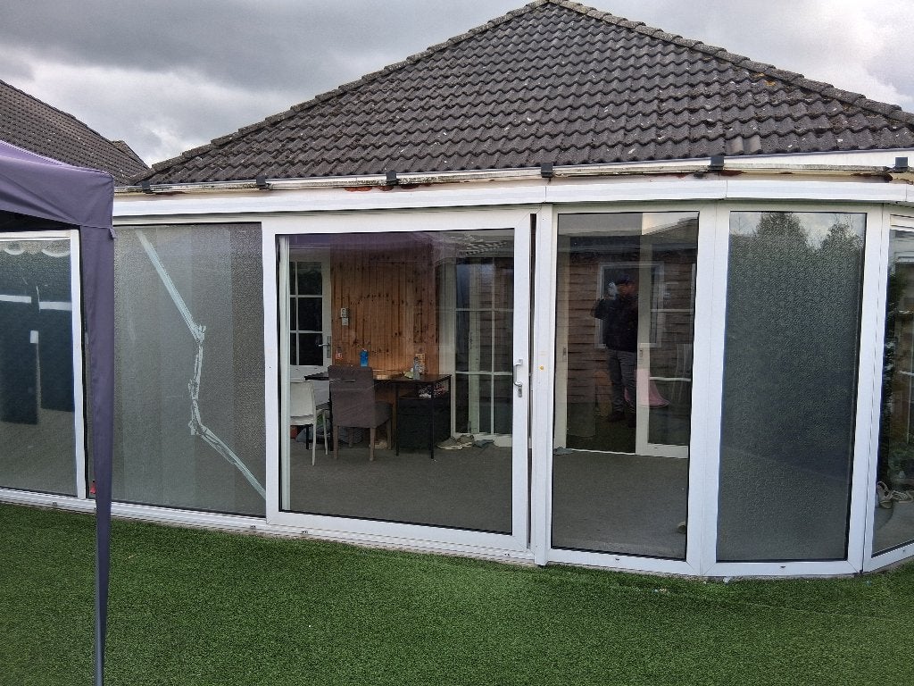 Grote serre (10x3m) met houten schrootjes en spotjes, Tuin en Terras, Ophalen of Verzenden, Gebruikt, Serre
