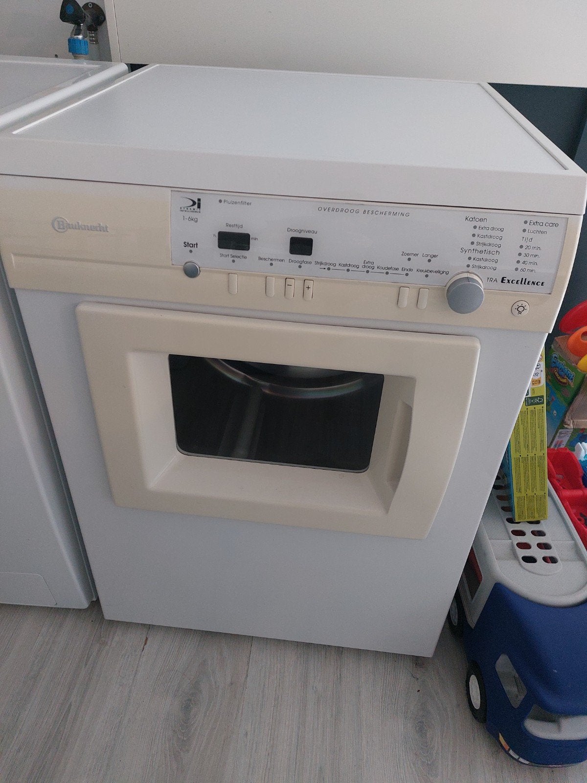 Bauknecht wasdroger voor onderdelen (aandrijfband los), Ophalen, 6 tot 8 kg, Voorlader, Niet werkend