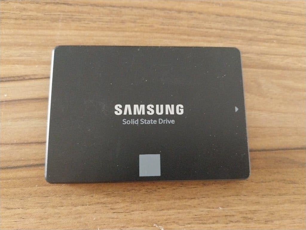Samsung Evo 860 SSD 2.5inch 250GB, Computers en Software, Harde schijven, Ophalen, Intern, Gebruikt, Samsung 860 Evo 250GB