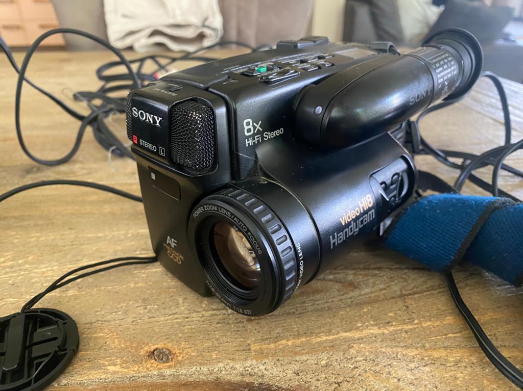 Sony ccd tr705e HI8 camera, Audio, Tv en Foto, Videocamera's Digitaal, 20x of meer, Overige soorten, Ophalen of Verzenden, Zo goed als nieuw