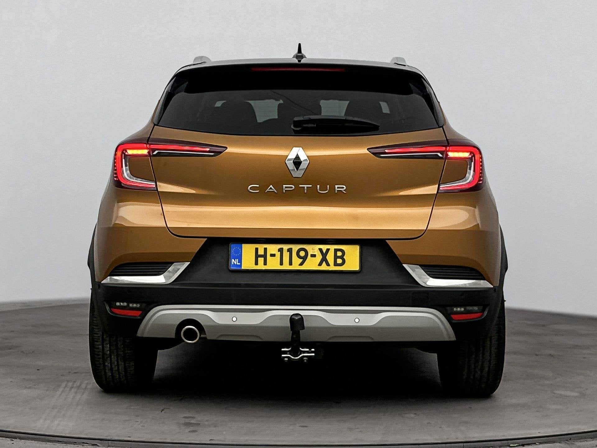 Renault Captur 1.3 TCe 130 Intens | Trekhaak | 360 Graden Ca, Auto's, Dealer onderhouden, Stof, Gebruikt, Euro 6