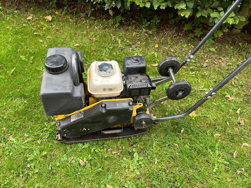 Bomag trilplaat huren Helvoirt – BP10/36, Ophalen, Gebruikt