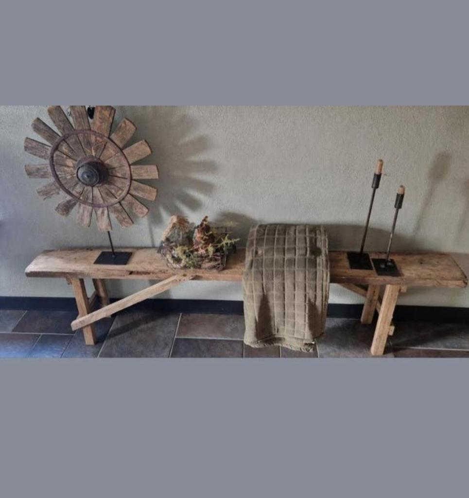 Stoer sober houten bankje, Ophalen, Nieuw, 25 tot 50 cm, Rechthoekig
