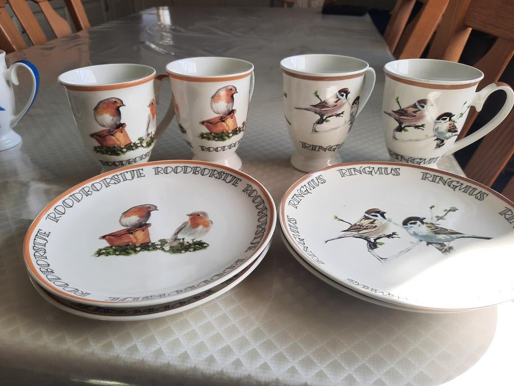 Mokken en borden met vogelprint - Diverse soorten, Huis en Inrichting, Keuken | Servies, Gebruikt, Keramiek, Ophalen of Verzenden
