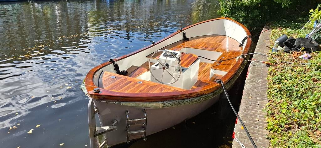 Unieke mooie 7,50mtr grachtensloep, Watersport en Boten, Sloepen, Gebruikt, Afdekzeil, Polyester, Reddingssloep